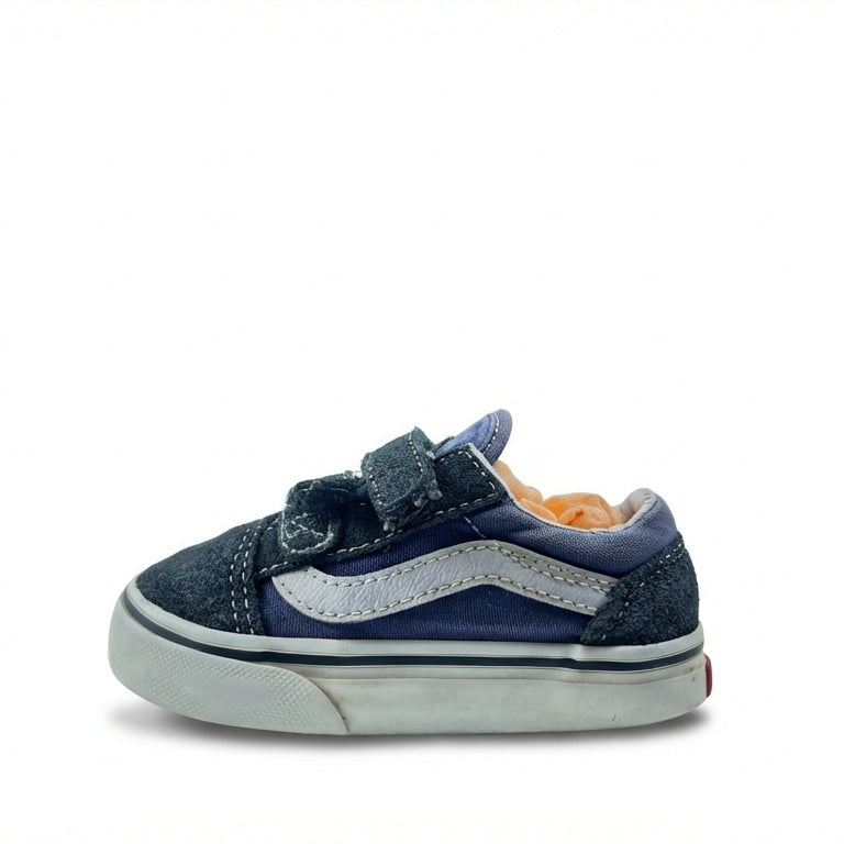 VANS. .